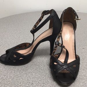 🍀 Jessica Simpson heels